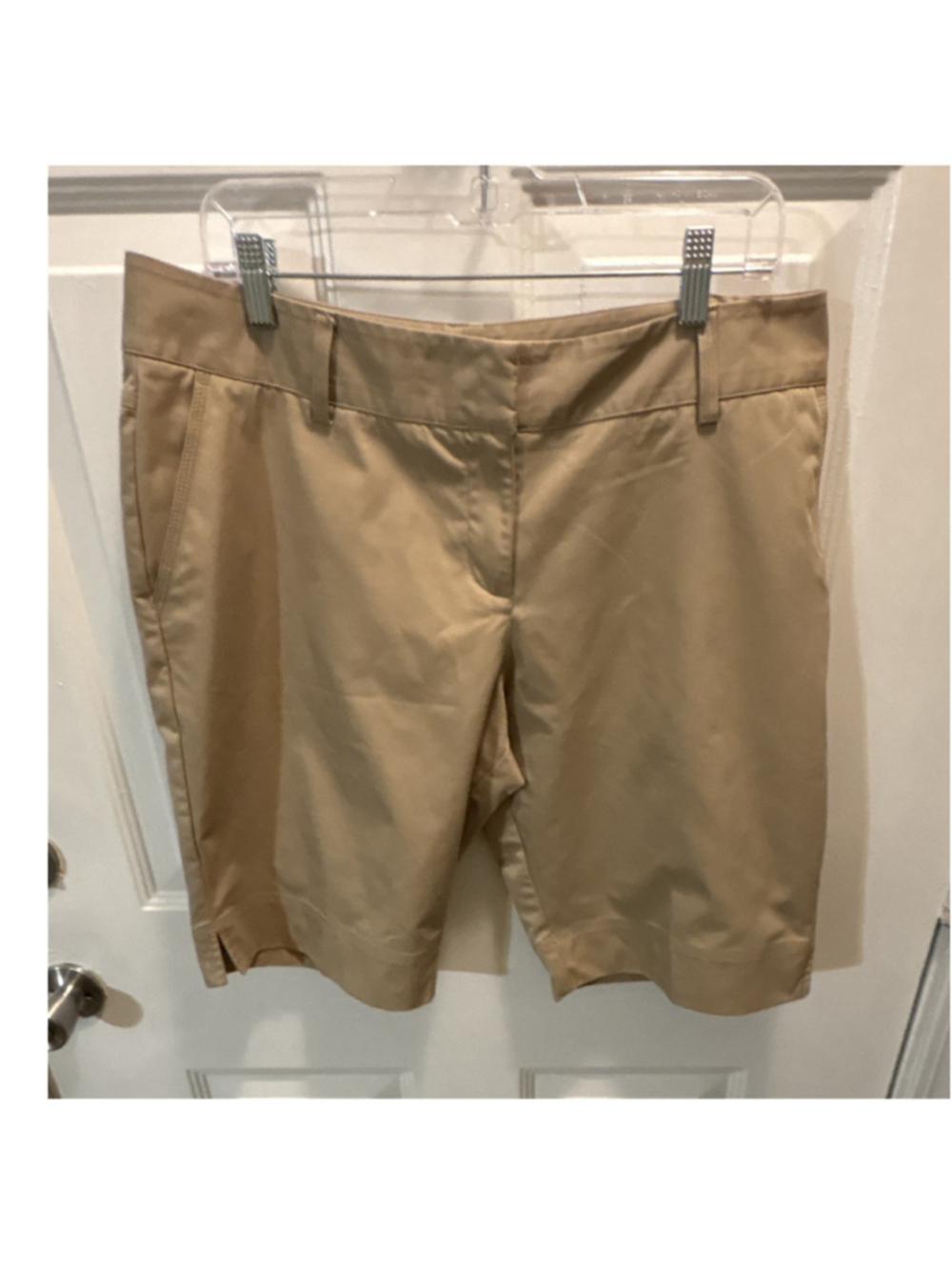 adidas ClimaLite women’s Beige Golf Shorts Size 14 Flat Front Solid Belt Loops